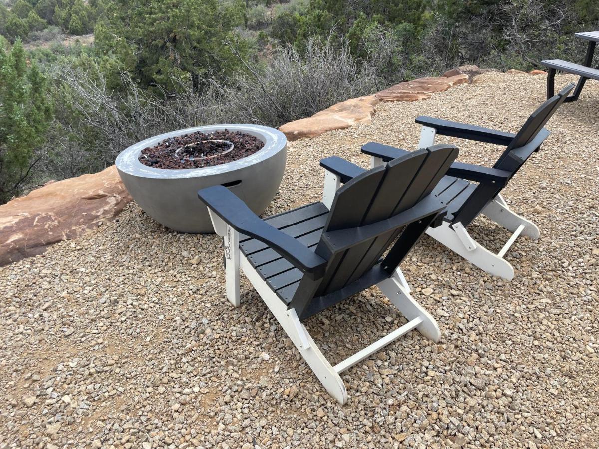 Canyon Rim Domes - A Luxury Glamping Experience!! Monticello Exterior photo